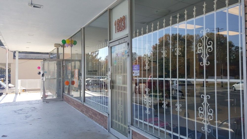BACK ON THE MARKET | High Cap Rate | Atlanta MSA - Retail Strip Center: 1823 SW Delowe Drive, Atlanta, GA 30311